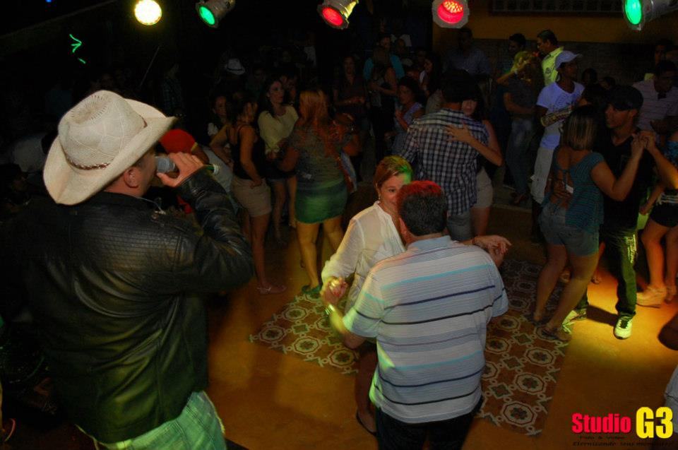 388093_338150809611705_1003376486_n